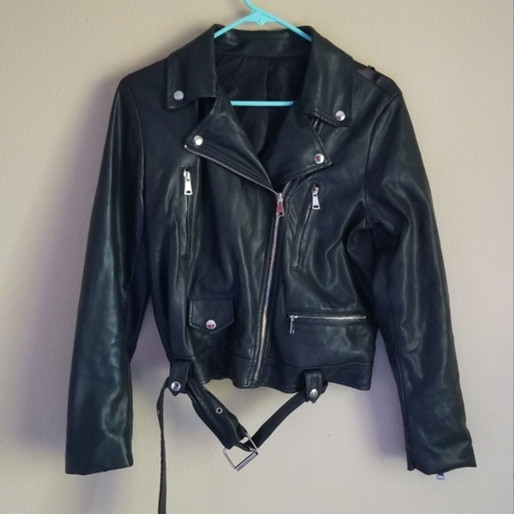Osiyu black leather jacket